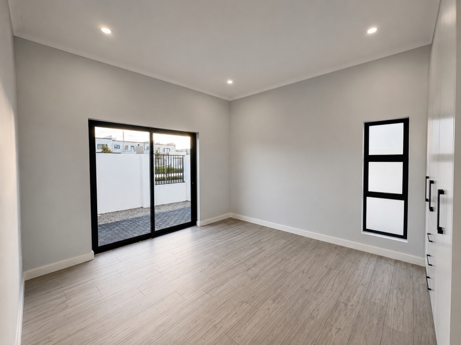 5 Bedroom Property for Sale in Sandown Western Cape